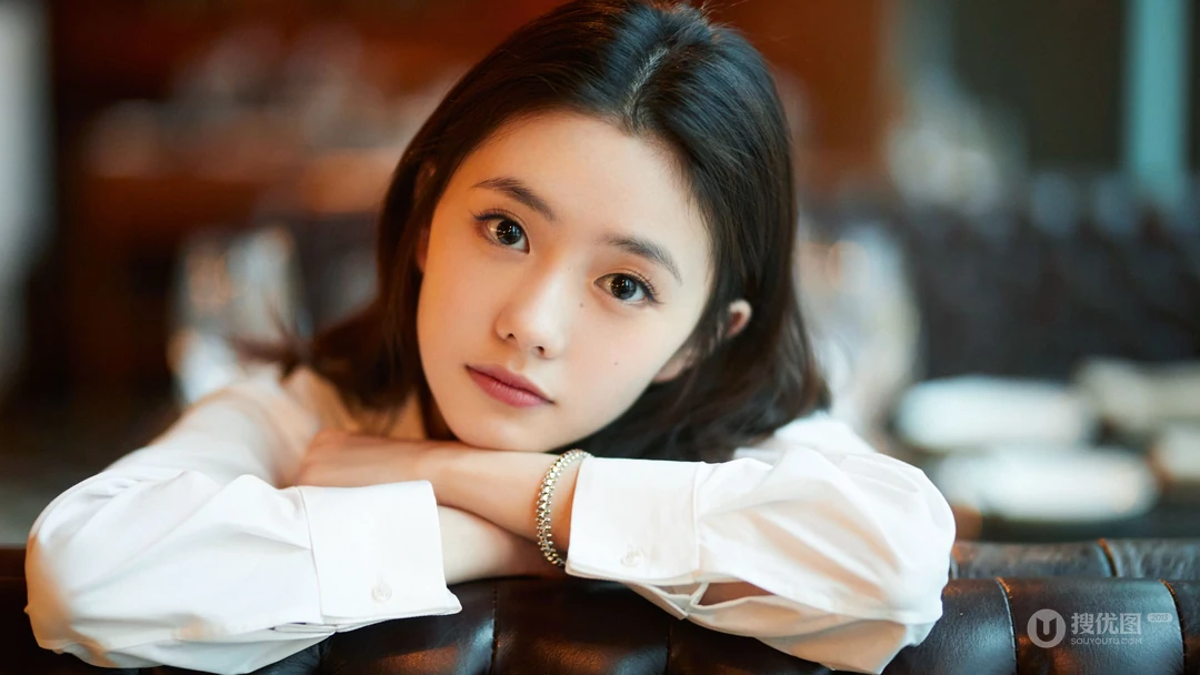 刘浩存精选壁纸，眼睛明亮清纯少女刘浩存养眼迷人高清壁纸图片欣赏