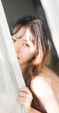 粉色的午后，阳光粉嫩少女晓琳粉色内衣居家写真手机壁纸图片