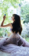 动漫博主少女镜酱可爱肩带白背心居家生活照写真图片