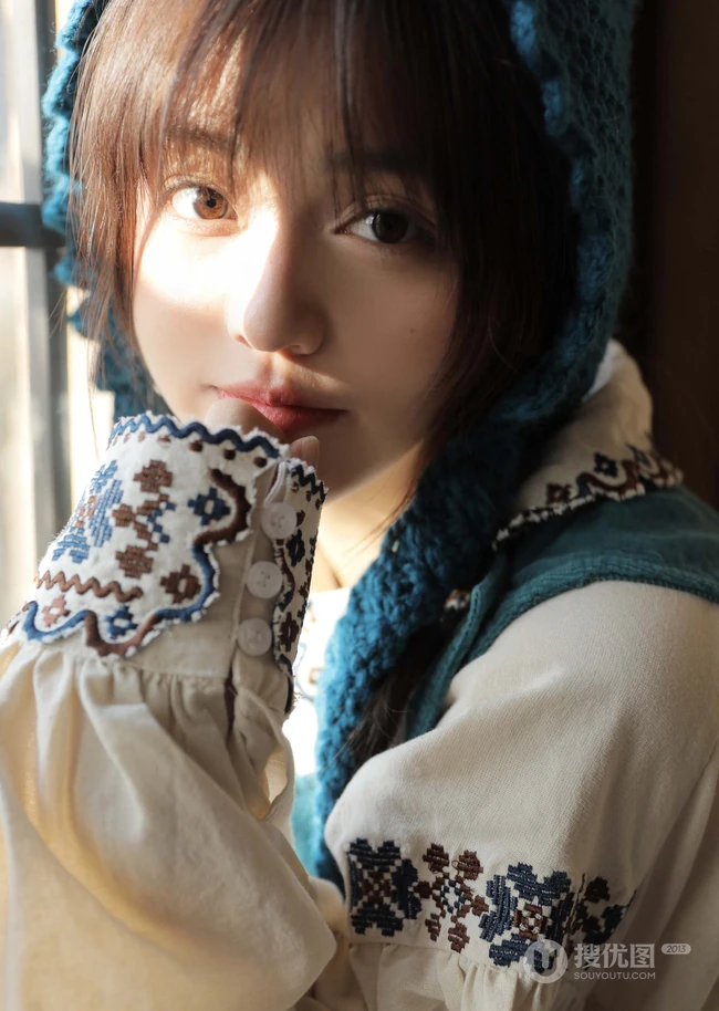 午后 居家 阳光下 唇红齿白浅粉少女清新清新写真大图图集