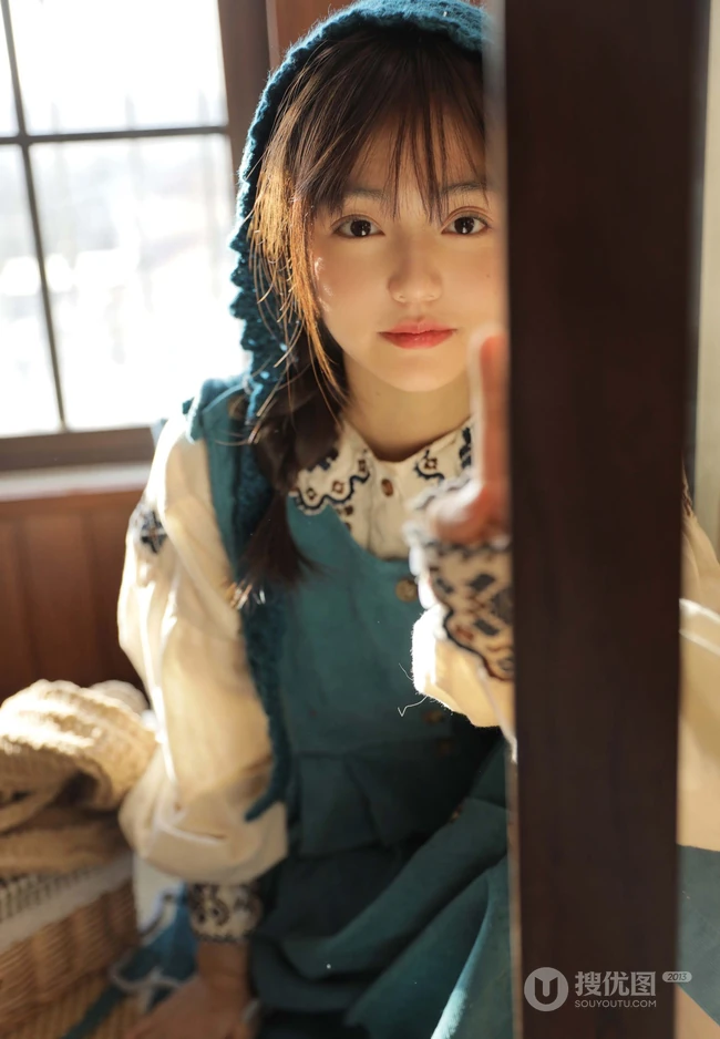 午后 居家 阳光下 唇红齿白浅粉少女清新清新写真大图图集