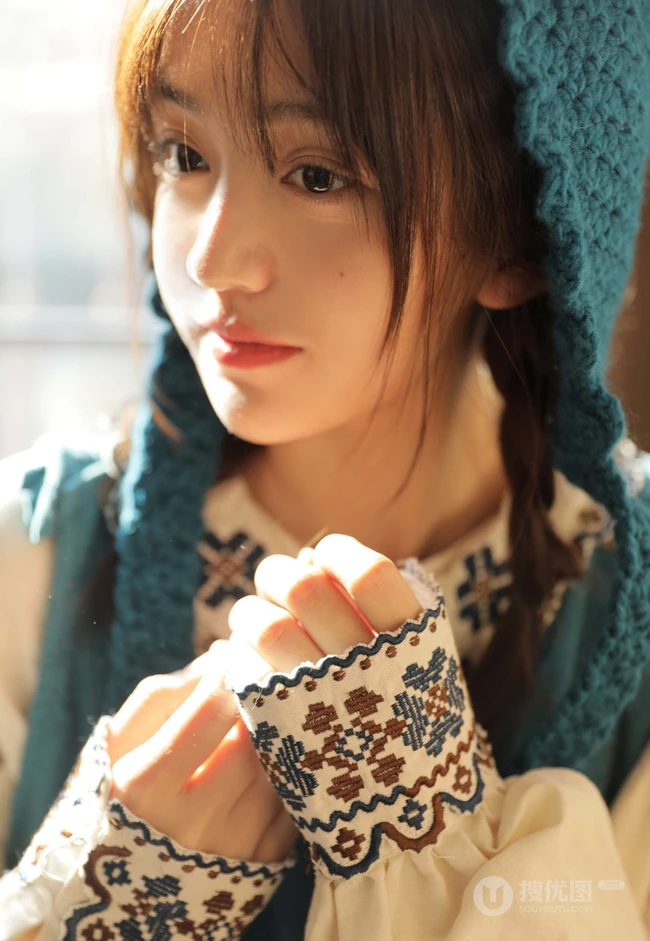 午后 居家 阳光下 唇红齿白浅粉少女清新清新写真大图图集