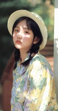 青涩，可爱 动人，浅粉肩带背心短裤十五六岁少女居家唯美写真套图