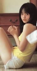 青涩，可爱 动人，浅粉肩带背心短裤十五六岁少女居家唯美写真套图