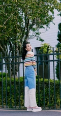 宋茜，张佳宁亲密无间户外美拍写真照