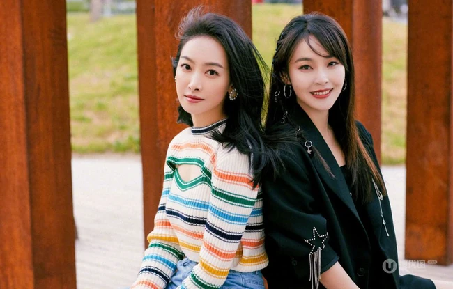宋茜，张佳宁亲密无间户外美拍写真照