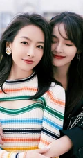 宋茜，张佳宁亲密无间户外美拍写真照