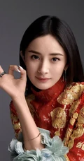 杨幂时尚优雅装扮登精彩OK杂志写真照