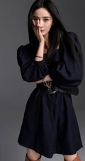 杨幂时尚优雅装扮登精彩OK杂志写真照