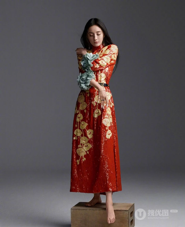 杨幂时尚优雅装扮登精彩OK杂志写真照