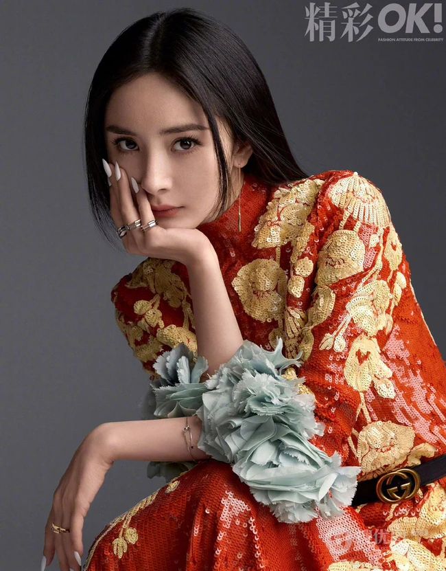 杨幂时尚优雅装扮登精彩OK杂志写真照