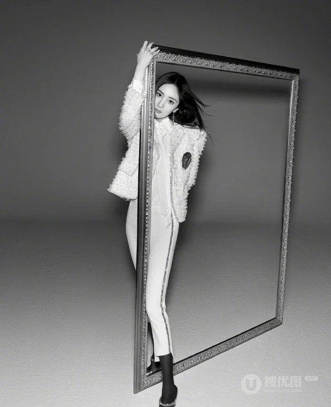 杨幂时尚优雅装扮登精彩OK杂志写真照