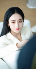 赵丽颖全白LOOK西服套装穿着气质写真照片