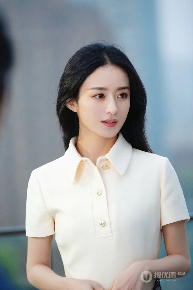 赵丽颖全白LOOK西服套装穿着气质写真照片