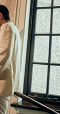 朱一龙全白look西服套装着身帅气绅士写真照片