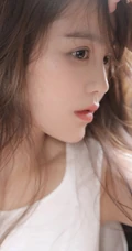 坐在你车后座的那个女人，白衣牛仔短裤浅粉少女甜美诱人写真大图
