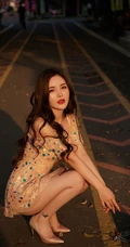 肤白貌美绝色都市佳人陈宇曦闪亮粉裙穿搭时尚街拍美照套图