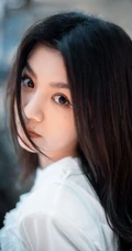 春夏白色公主裙享受户外阳光温馨写真照