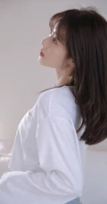 余晖很美，愿保持热爱，漂亮白皙纤细线条少女白衫牛仔裤清新写真照片
