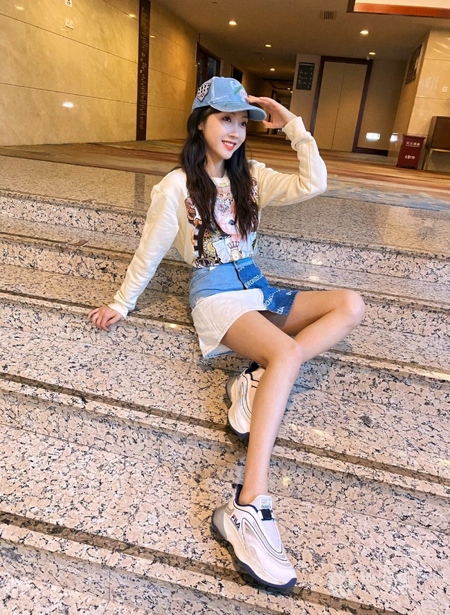 宣璐的美好假日时光清新动人夏日户外写真图片