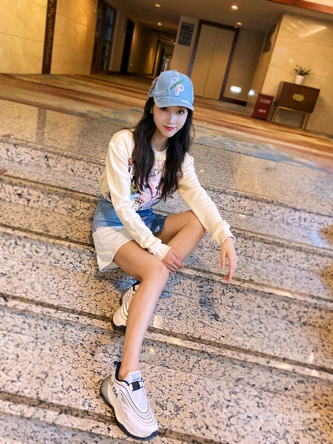 宣璐的美好假日时光清新动人夏日户外写真图片