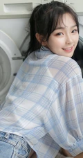 笑容甜美居家少女格纹衬衫牛仔短裤穿搭气质清新写真美照