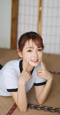 夏日的风，暖暖的吹过，漂亮丸子头少女运动学生装短裤复古写真图集