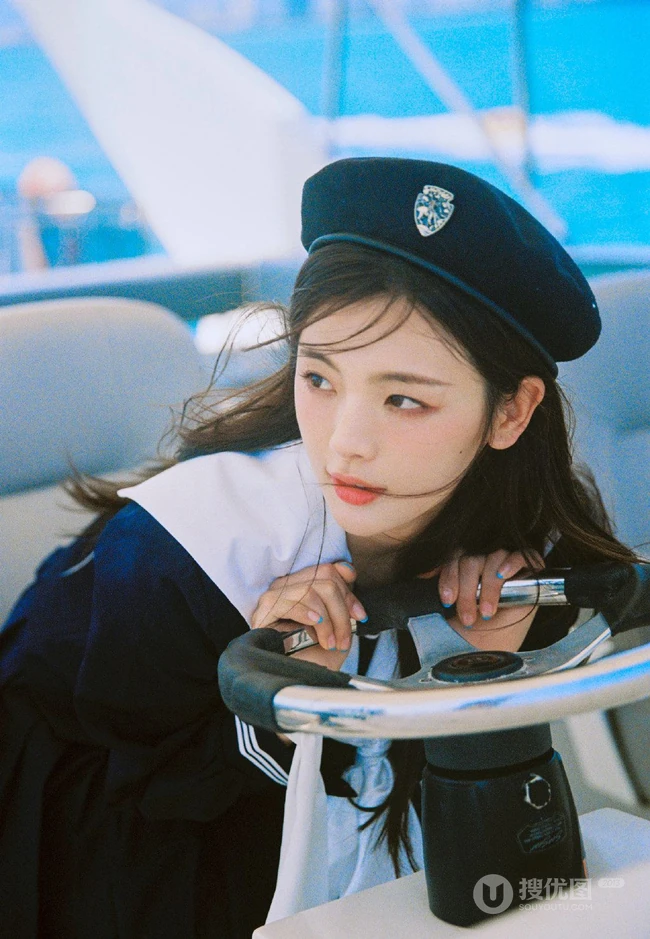 杨超越水手制服装清新氧气写真图片