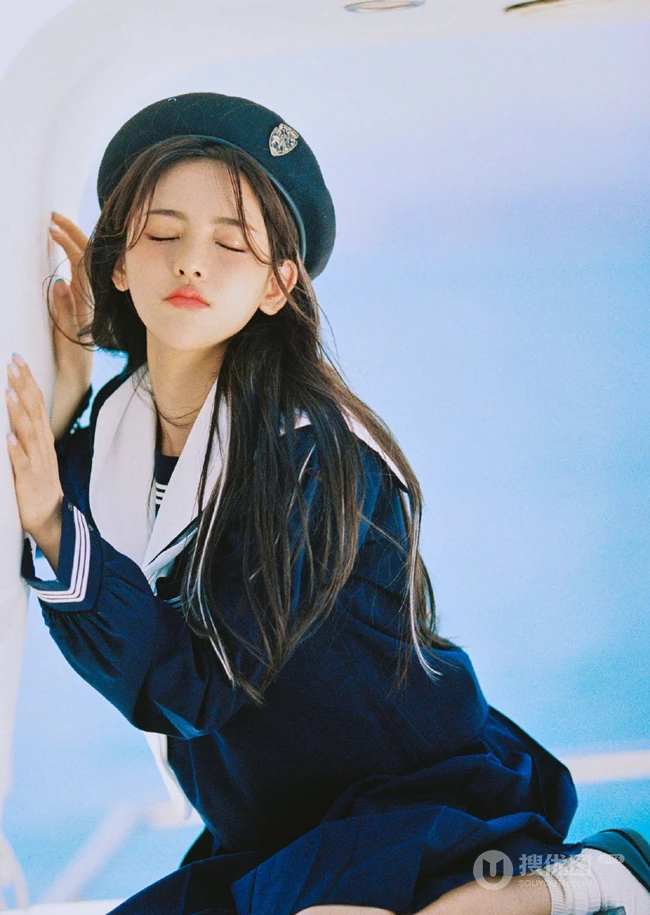 杨超越水手制服装清新氧气写真图片