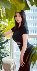 身形匀称童颜女生嫩模娜露Selena黑色紧身运动衣居家写真套图