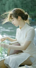 江南水乡 娉娉袅袅的旗袍少女轻舟畅游 唯美手机壁纸图片