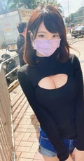 脸蛋甜美、身材亮眼香港女生苏小小气质个人生活照写真图片