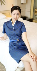 成熟优雅又有气质的气质线条感女人竖纹连衣裙制服好看室内写真套图