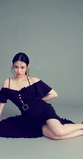 邱淑贞女儿沈月气质高冷写真杂志图片