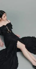 邱淑贞女儿沈月气质高冷写真杂志图片