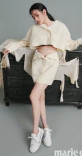 邱淑贞女儿沈月气质高冷写真杂志图片