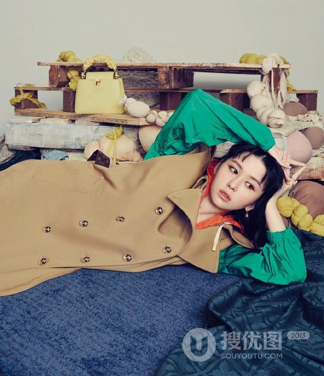 邱淑贞女儿沈月气质高冷写真杂志图片
