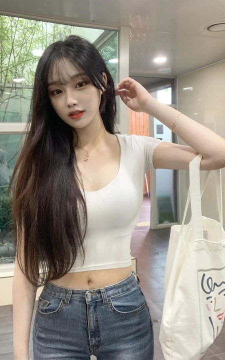 韩国大长腿女生吴汉京精选气质生活照写真 尽显凹凸有致完美傲人身段