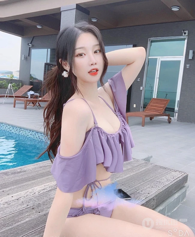 韩国大长腿女生吴汉京精选气质生活照写真 尽显凹凸有致完美傲人身段