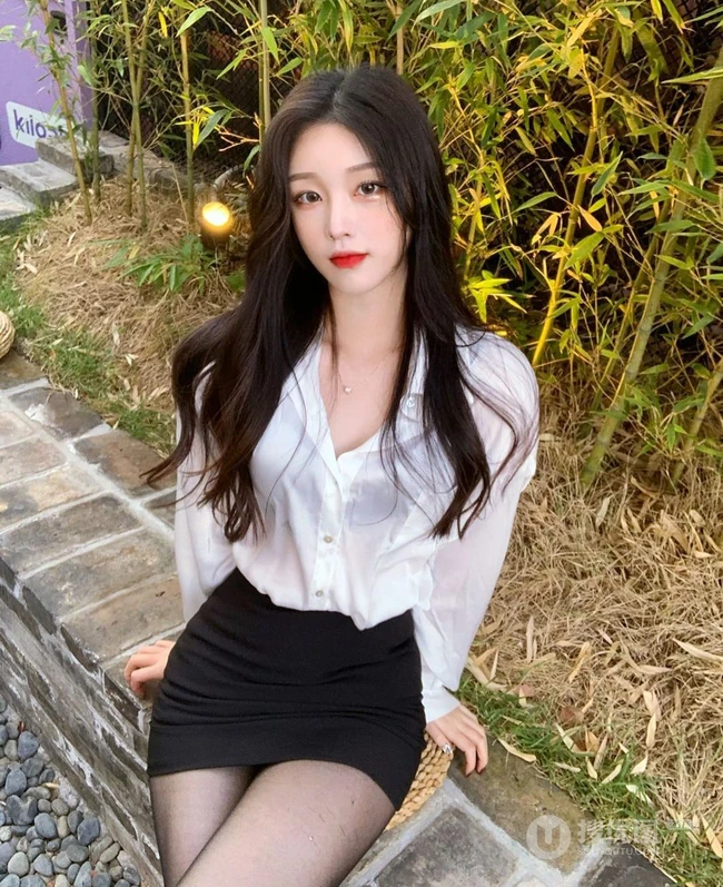 韩国大长腿女生吴汉京精选气质生活照写真 尽显凹凸有致完美傲人身段