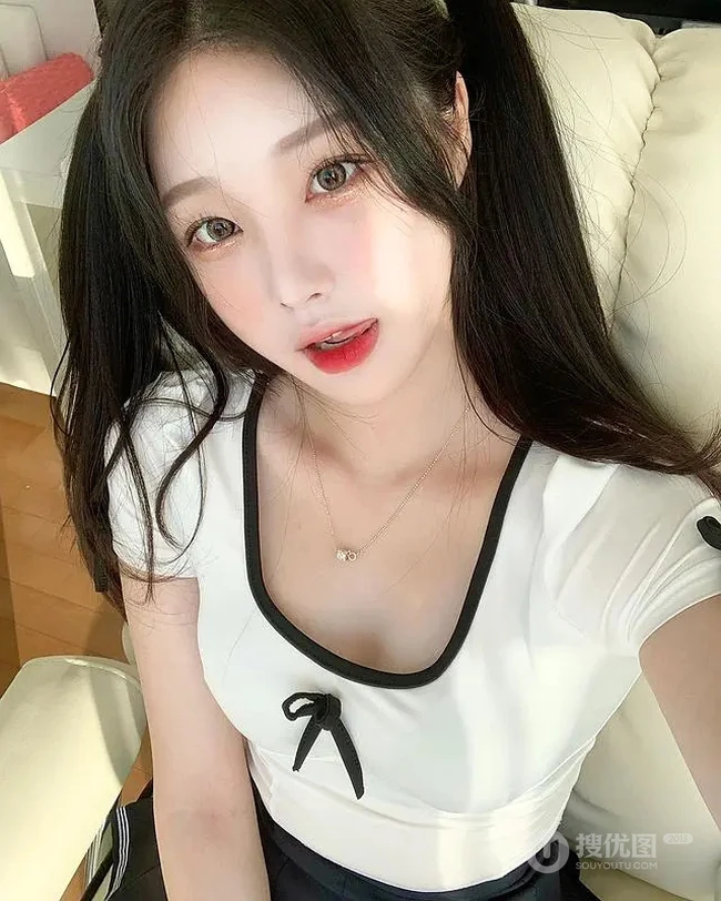 韩国大长腿女生吴汉京精选气质生活照写真 尽显凹凸有致完美傲人身段