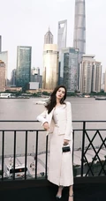 刘诗诗气质优雅白衫穿搭时尚大方写真图片