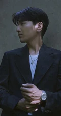 赵又廷帅气有型西服套装着身别院写真照片