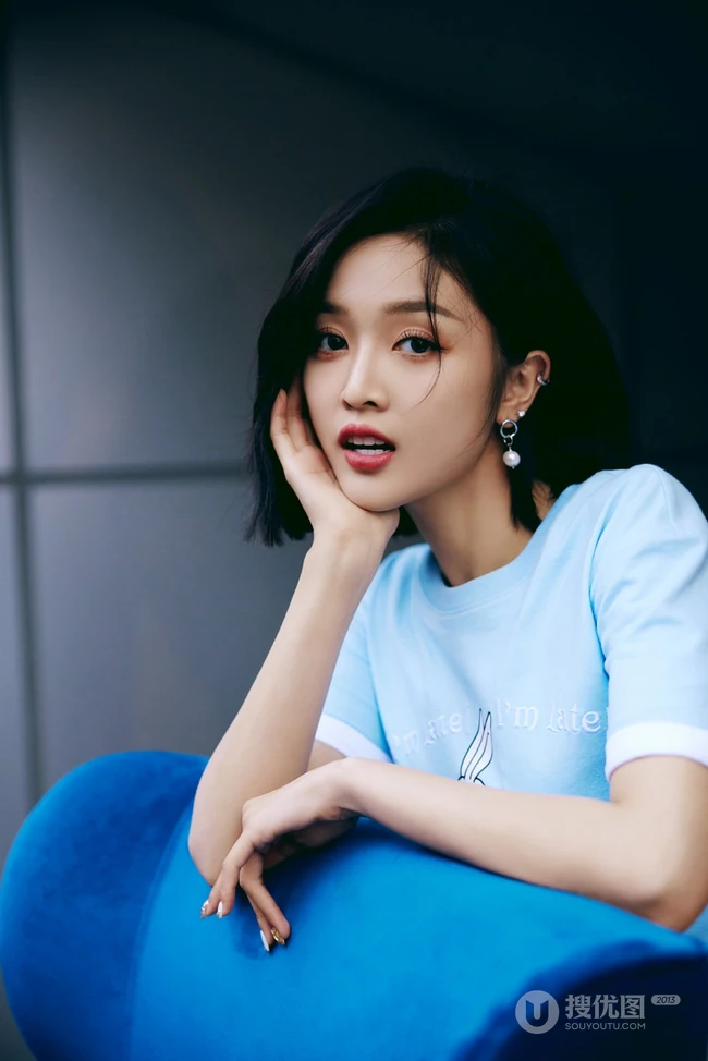 吴宣仪甜美可爱夏日穿搭写真美照