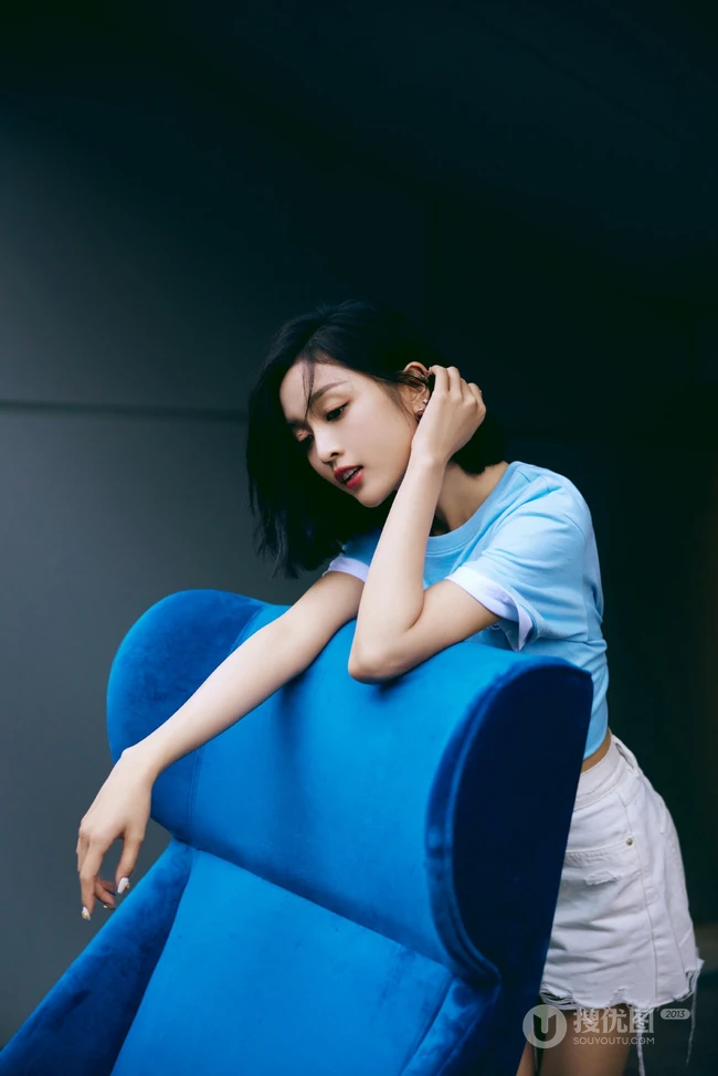 吴宣仪甜美可爱夏日穿搭写真美照