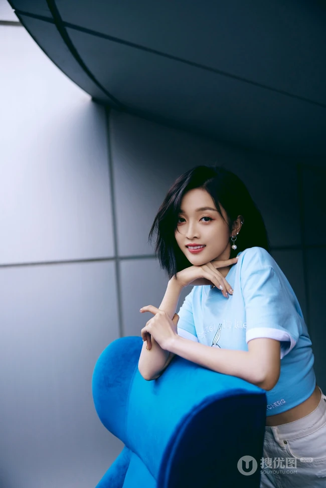 吴宣仪甜美可爱夏日穿搭写真美照
