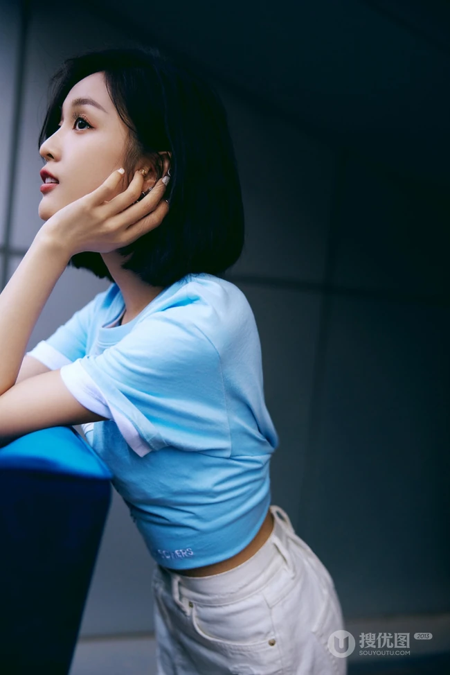 吴宣仪甜美可爱夏日穿搭写真美照