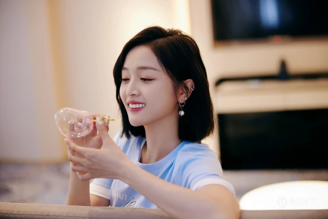 吴宣仪甜美可爱夏日穿搭写真美照