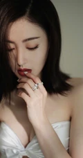 张天爱气质白色蝴蝶结镂空裙动人写真照片