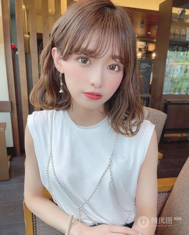 可爱减龄的短发烫发刘海发型女生，带点日系的小清爽短发，盘他！ 第14张